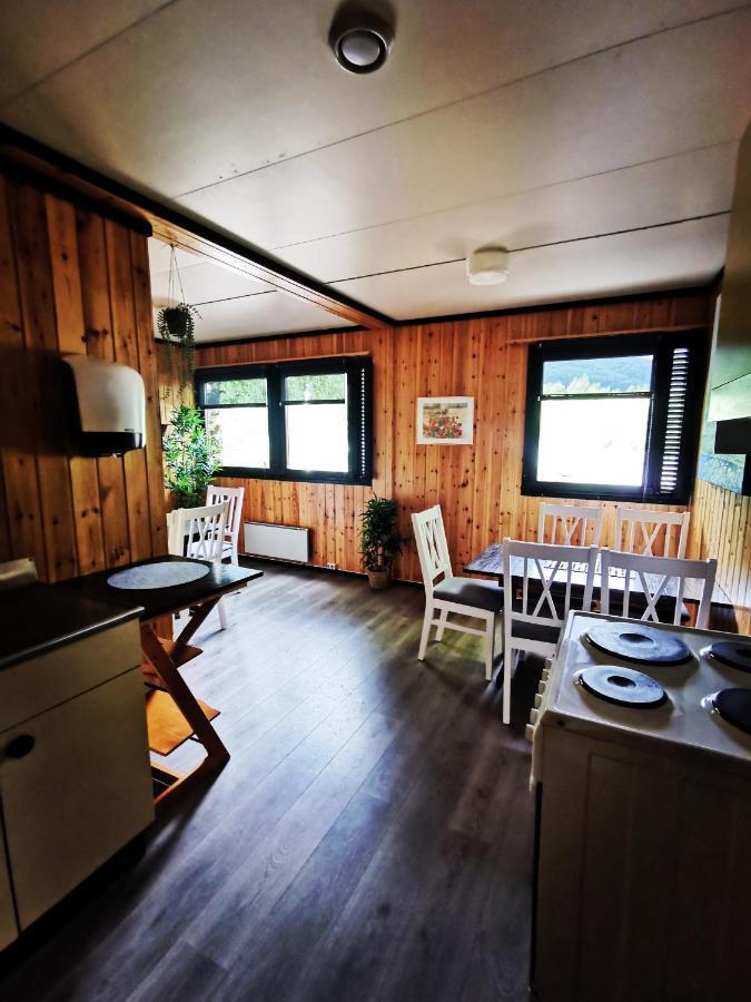 Tommerneset Camping Hotel Innhavet Exterior photo